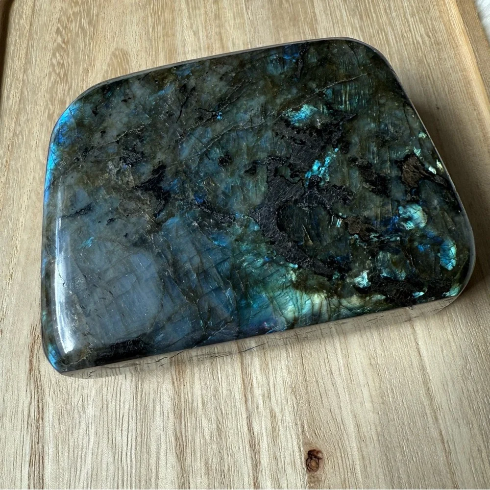 Madagascar Labradorite Polished Stone - Picture 1 of 5